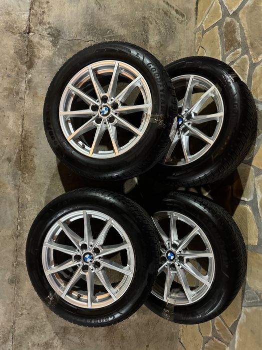 Vând set complet jante BMW R17 + anvelope de iarnă Goodyear
