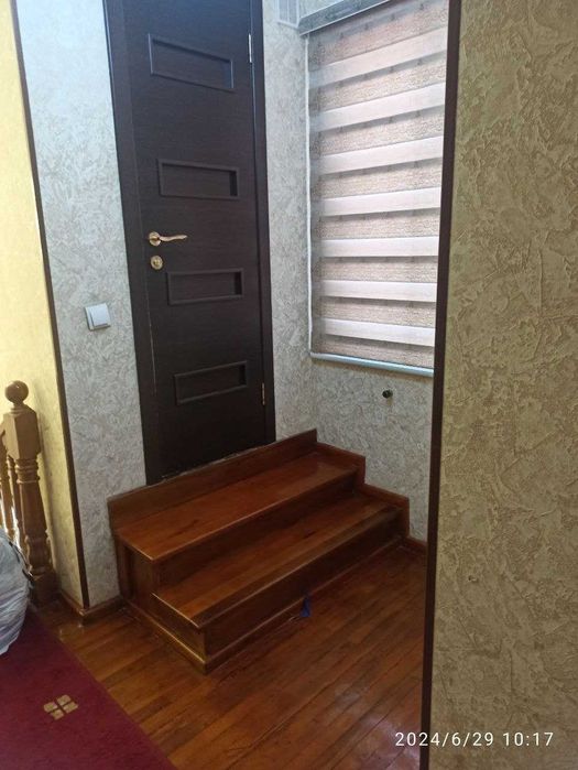 Ҳовли уй  сотилади (2 этажлик коттеж)