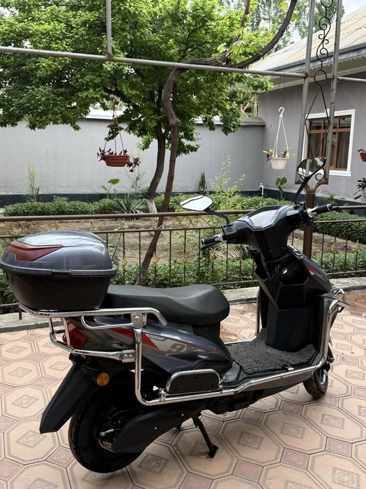 Skuter sotiladi 6 ta batarea