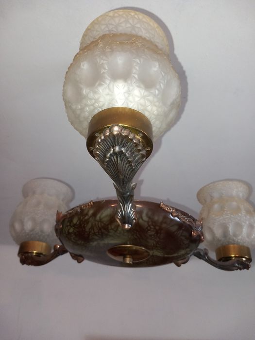 Candelabru/lustra cu 3 brate si abajururi sticla