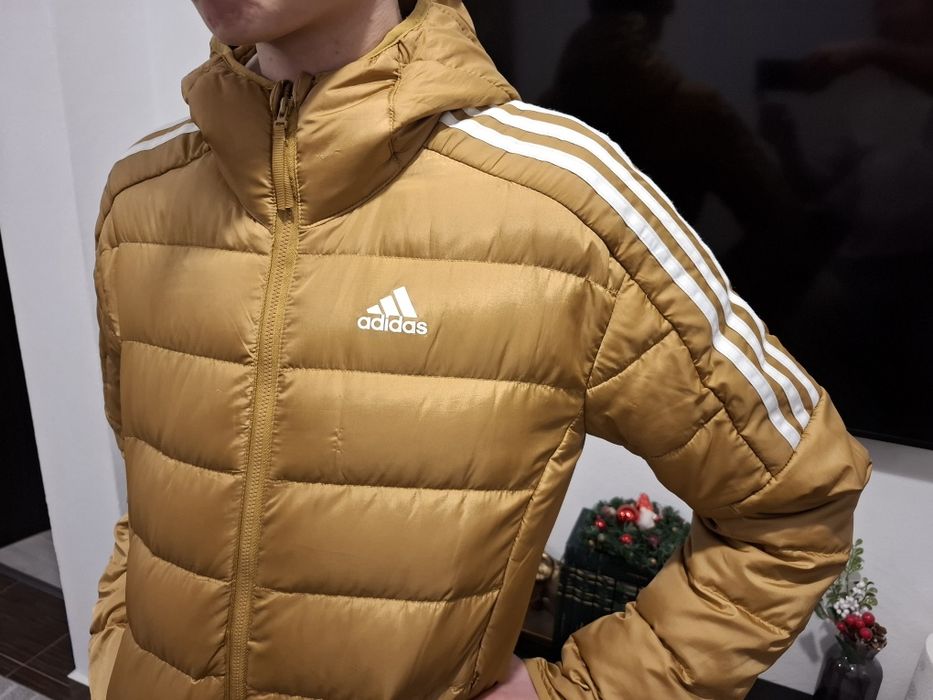 Geaca, jacheta iarna de puf  cu glugă Adidas, unisex , mărimea XS