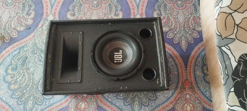 Продам акустику-калонку  JBL