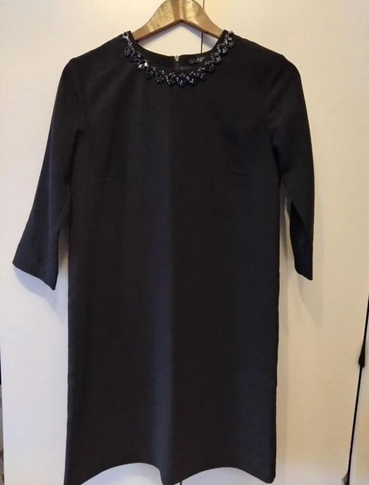 Чёрное платье Mohito 36