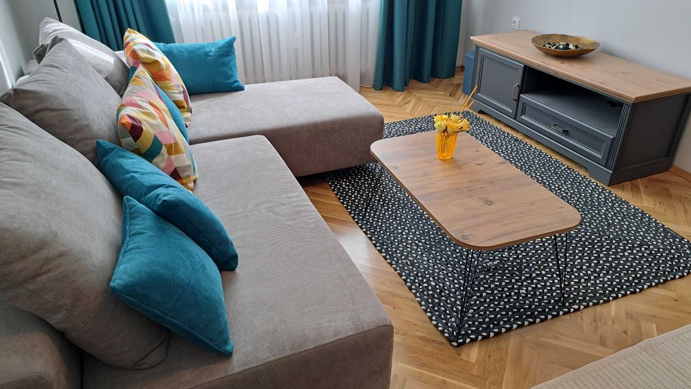 Дава се под наем Тристаен апартамент в София, Лозенец - 103 кв.м за 750 € - Снимка #1