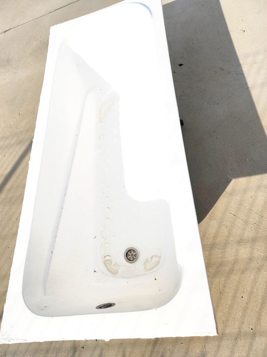 Cadă baie 1 luna folosită. Cine dorește 450 neg.