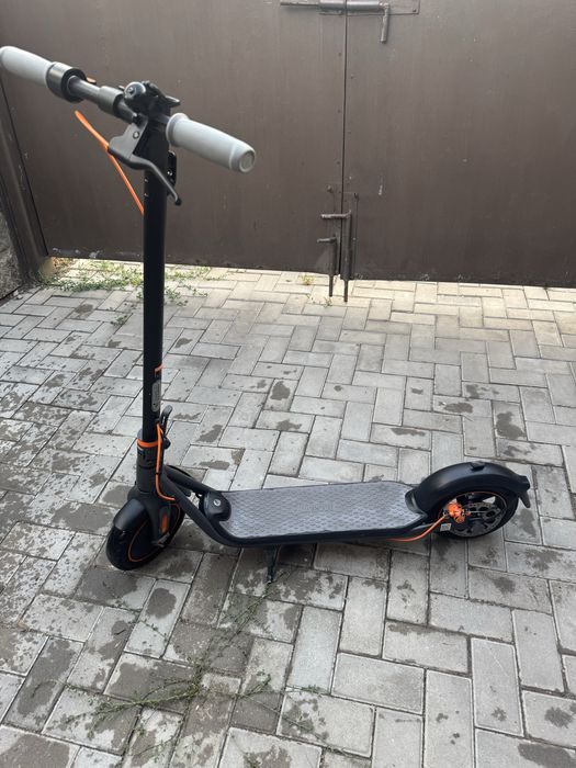 Самокат Ninebot F40