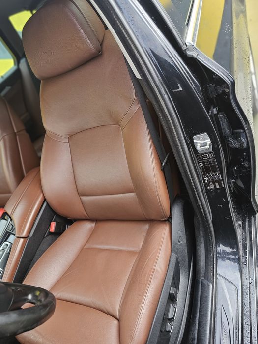 BMW 520d F11  automat 184CP 
^ An 2011
^ Motorizare 2.0 Diesel 184CP
^