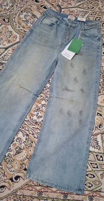 Джинсы новые, стильные