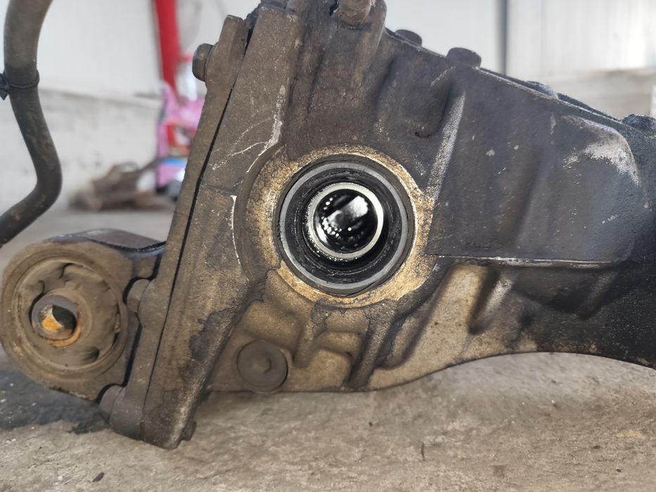 Преден диференциал -Nissan Navara D40 -2.5dci-174кс-2006г