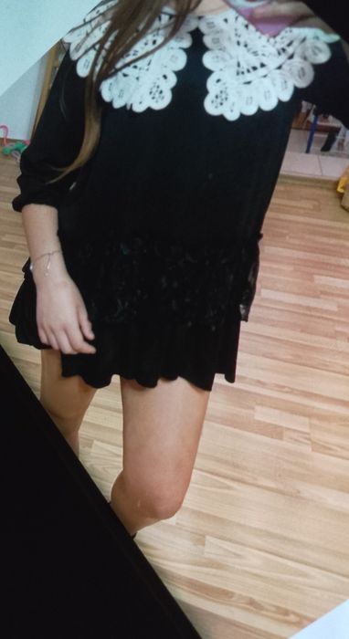 Rochie neagra cu guler alb