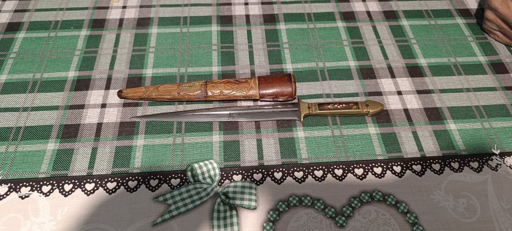 Продавам стара Габровска ергенска кама