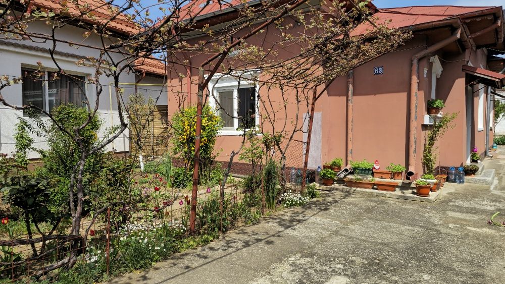 Casă primitoare cu 4 camere și 2 băi în Târgoviște – Renovată, izolata,cu posibilitatea de extindere a constructiei,teren 400 mp, zonă foarte liniștit