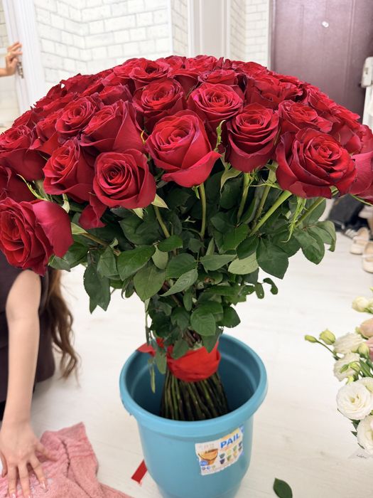 Букет цветов красных роз