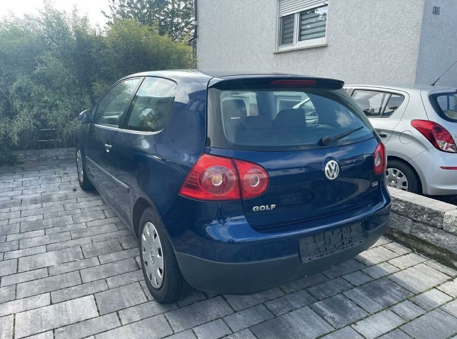 Продавам голф 5 1.9tdi 105ph