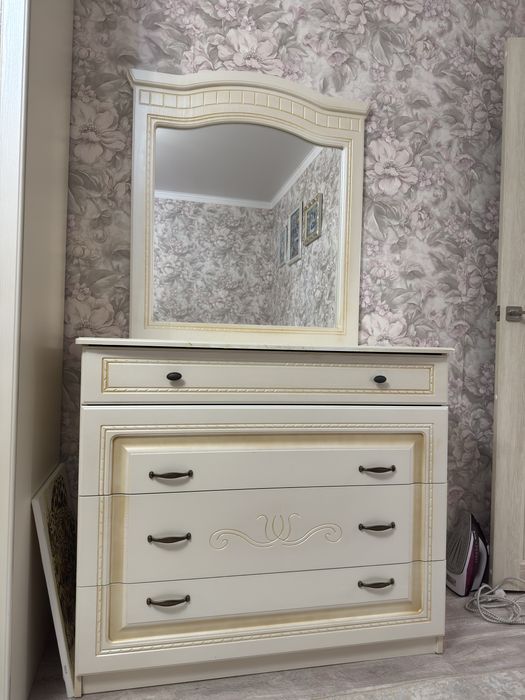 Спальный гарнитур