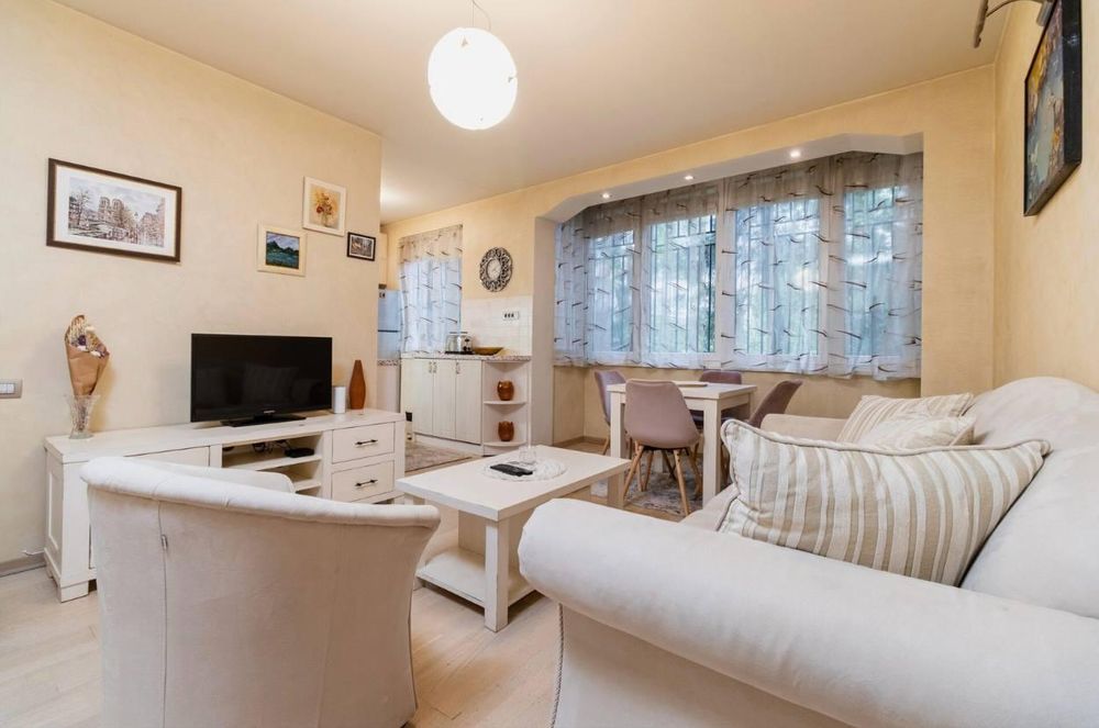 Дава се под наем Двустаен апартамент в Пловдив, Кършияка - 67 кв.м за 350 € - Снимка #2