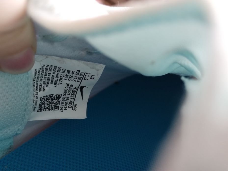 Продавам нови обувки за ритане