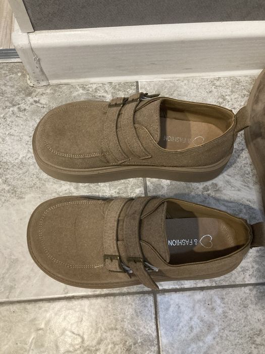 Обувь ботинки продается