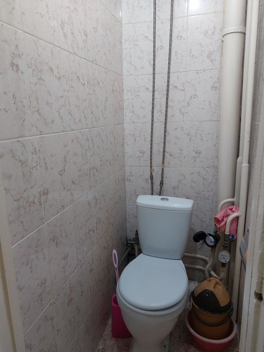 В самом центре города напротив 13 школы