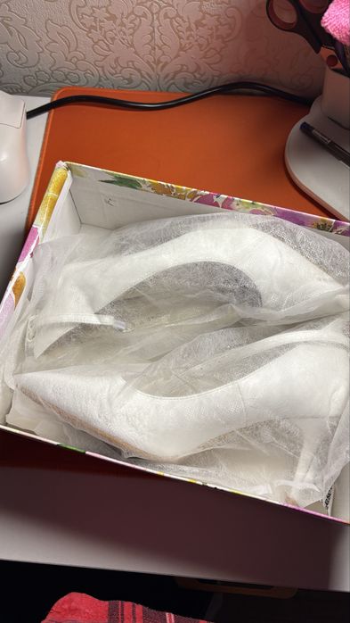 Продам новые туфли