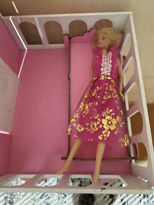 Продам домик для кукол