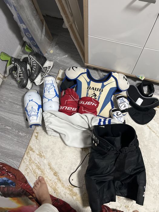 Продам хокеиную форму