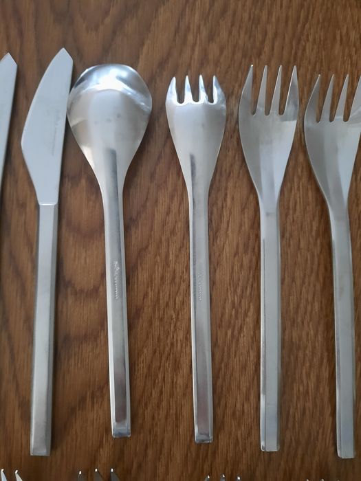 Rosenthal Studio Line tacâmuri KONTUR Stainless Satin Amboss 2090 Helmut Alder, anul 1960, 21 piese
