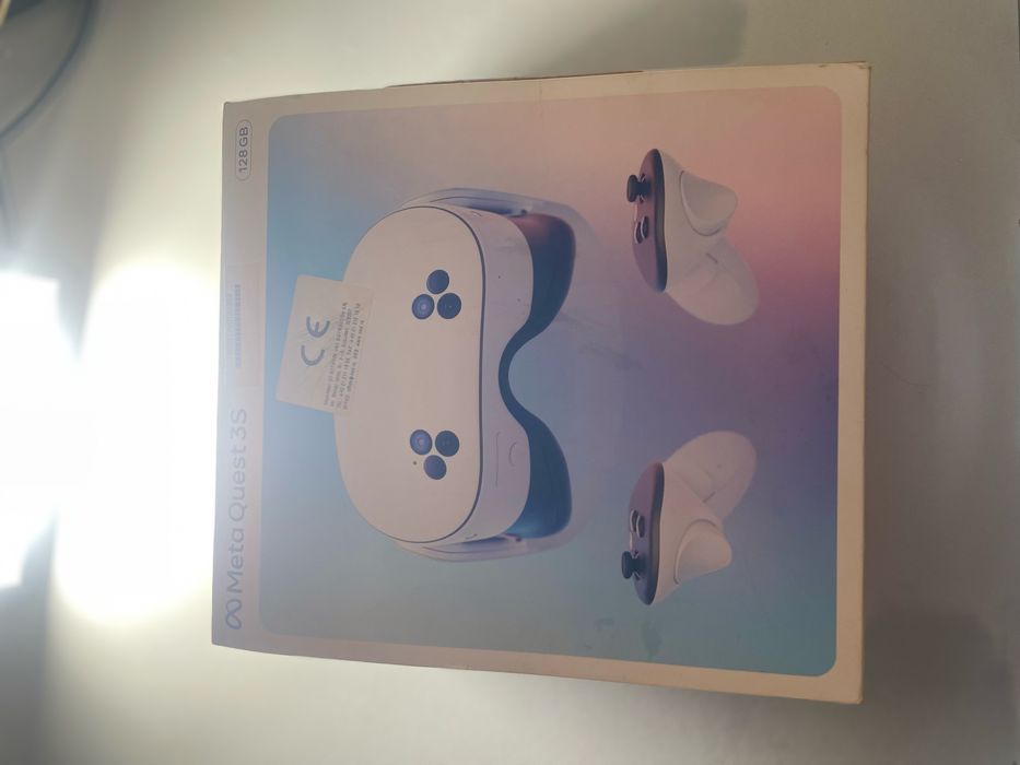 Vand schimb Oculus quest 3s tot in garatie folosit putin