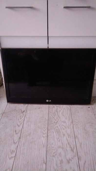 Продам телевизор б/у LG 61см.диагональ