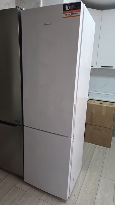 Холодильник Indesit б/у