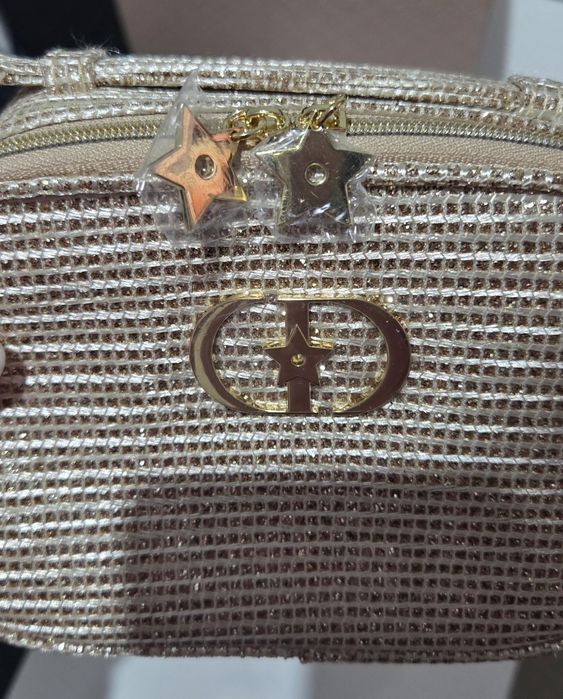 Dior capture totale limited edition сет с несесер Нов