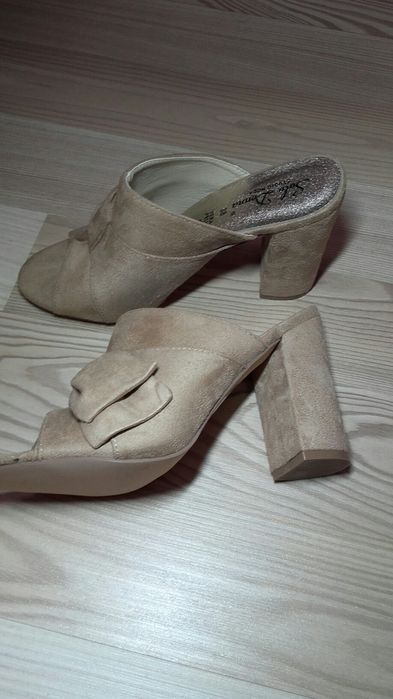 Saboti  piele întoarsă, bej