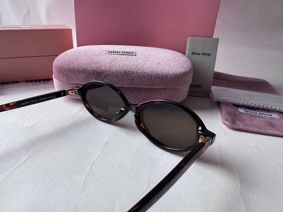Ochelari de soare Miu Miu Oval SMU04Z 50-18 140, Noi