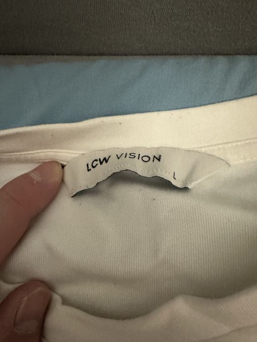 Продам футболки белые