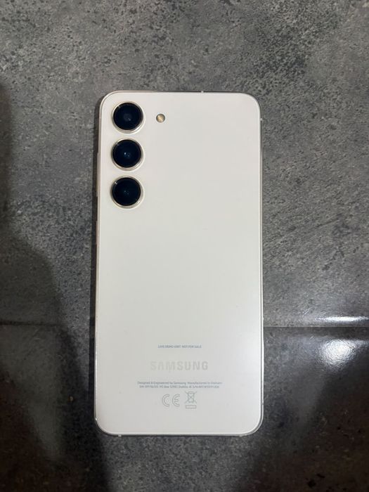 Продаю Samsung s23 в идеале