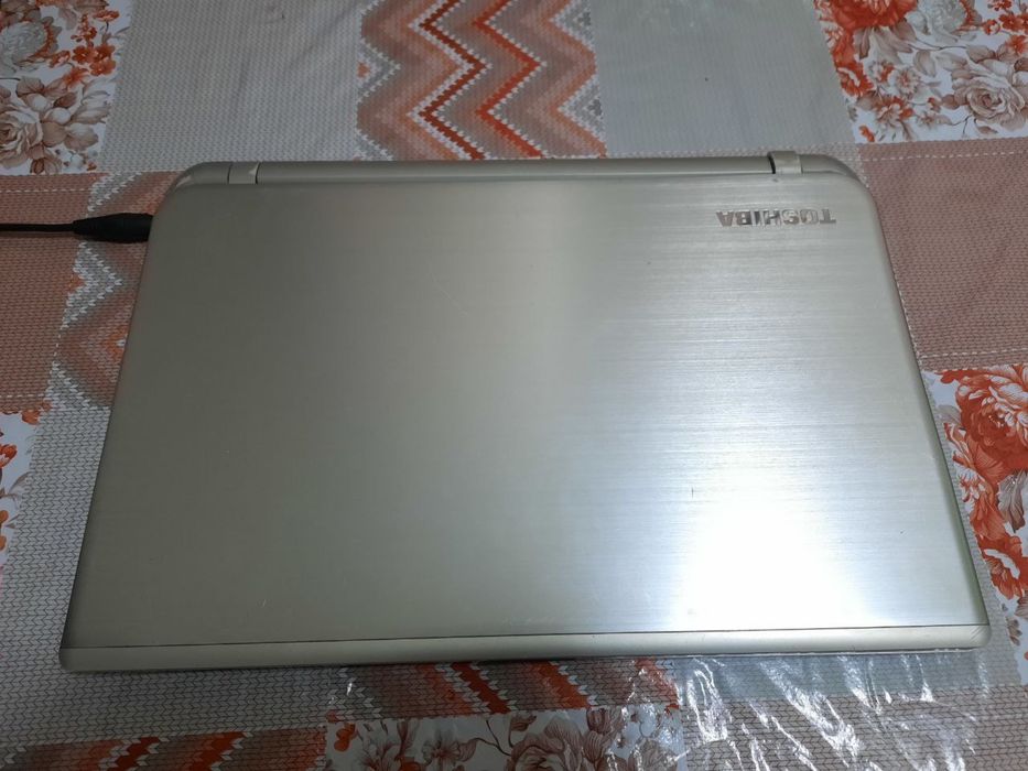 Toshiba noutbuki (Intel Core i7)