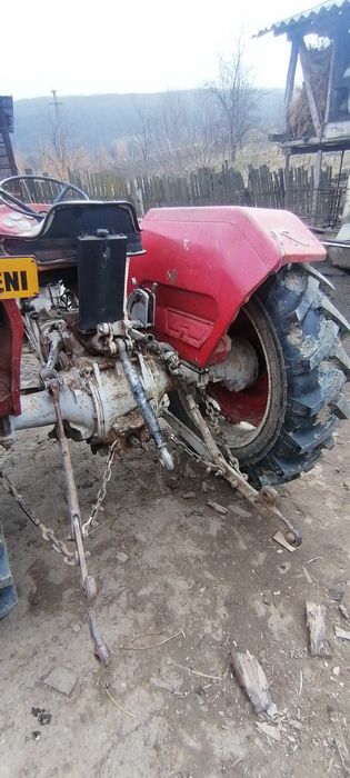 Vând tractor Massey ferguson 165