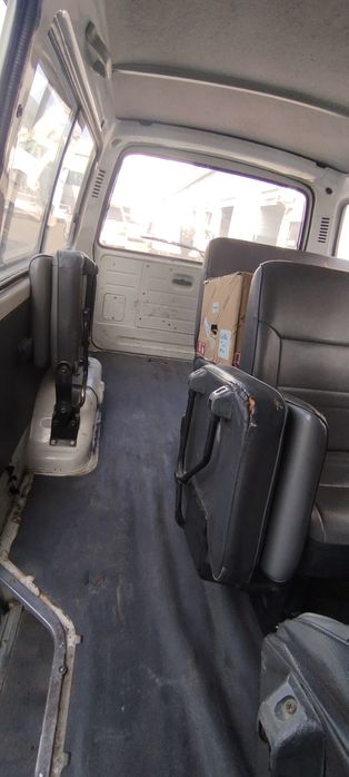 TOYOTA HIACE. 1993 йил.2 объем 2RZ бензин мотор. Карбюратор