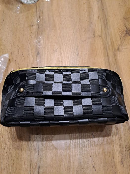 Продам новые космитички