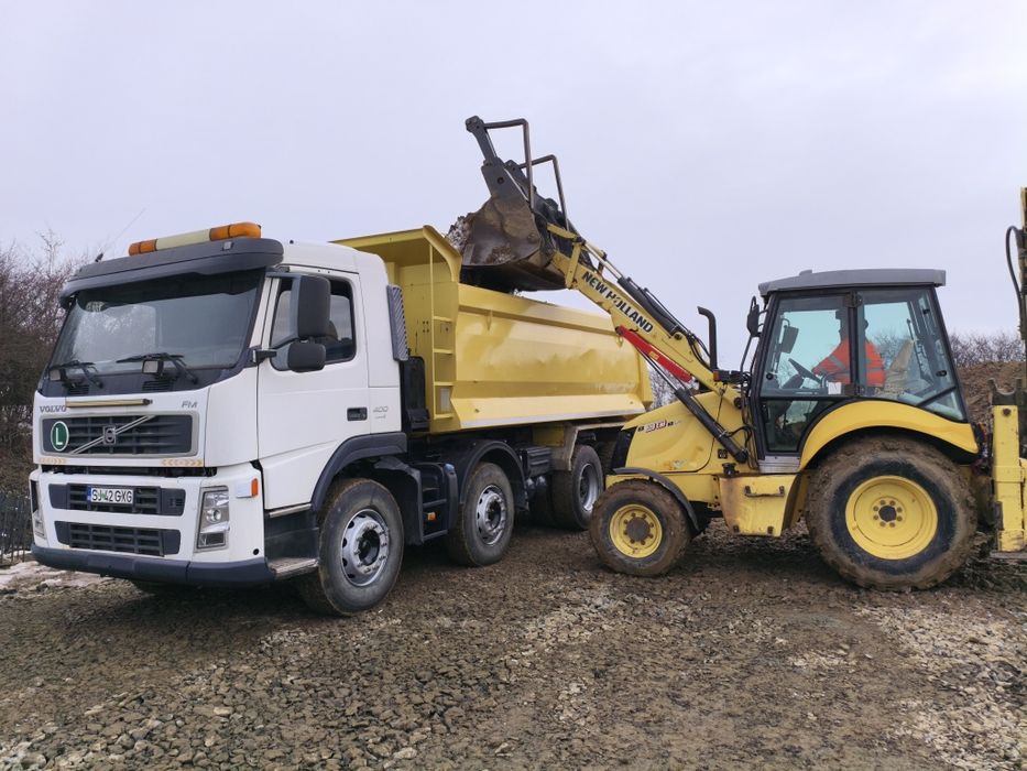 Închiriez buldoexcavator, excavator, bobcat, camion basculabil 8x4