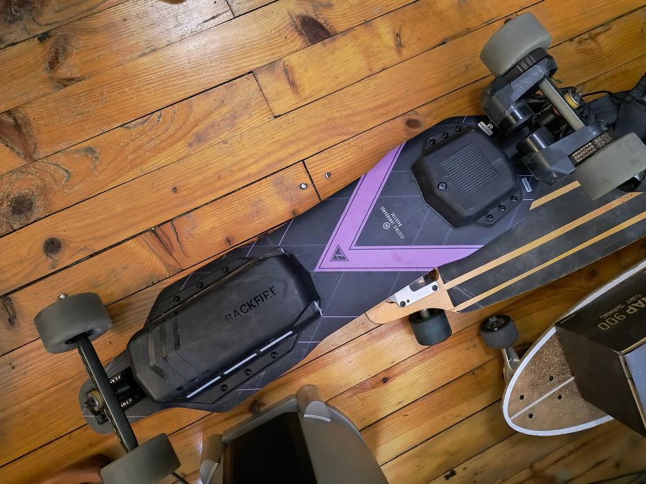 Продавам малко ползван електрически лонгборд