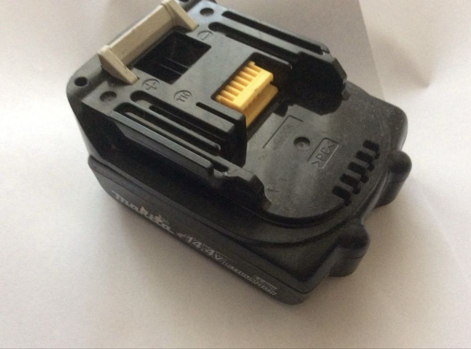 Baterie ACUMULATOR Makita 14.4V LXT BL1415 LI-ION 1.5AH folosita