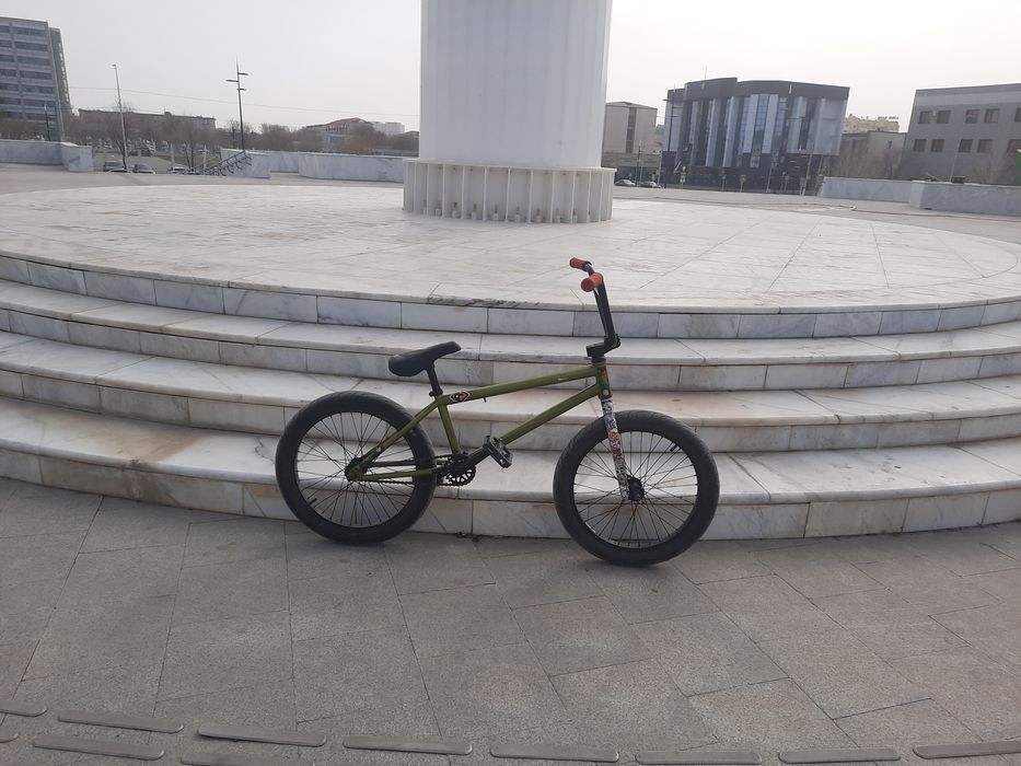 BMX KINK LAUNCH  в очень отличном состоянии