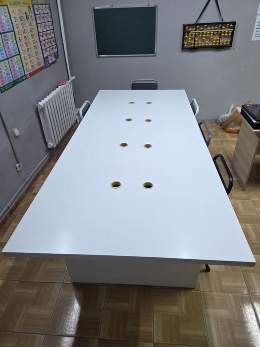 Продам стол и 6 стульев