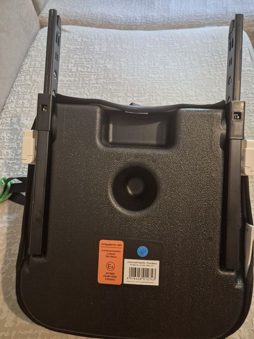 Scaun auto inaltator cu isofix
