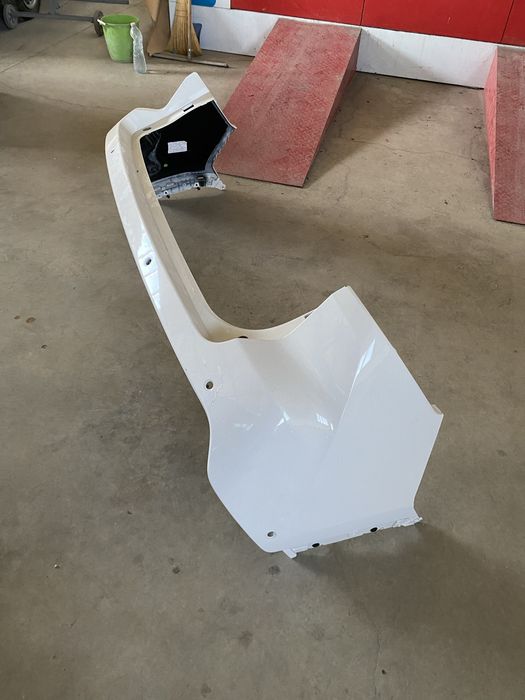 Задна броня grand cheroki 2022 г