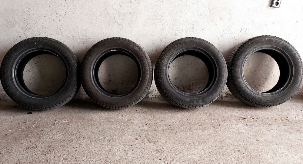 Четири броя летни гуми 215/65/R16, GOODYEAR EFFICIENTGRIP