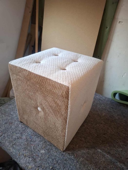 Продавам нови табуретки