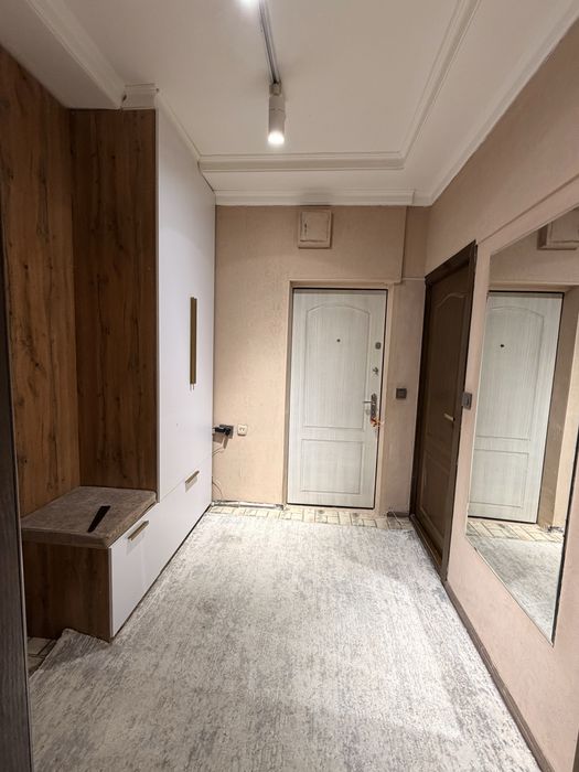 Чиланзар 7 квартал !!!3х комнтная квартира переделанна в 4х комнатнаю.