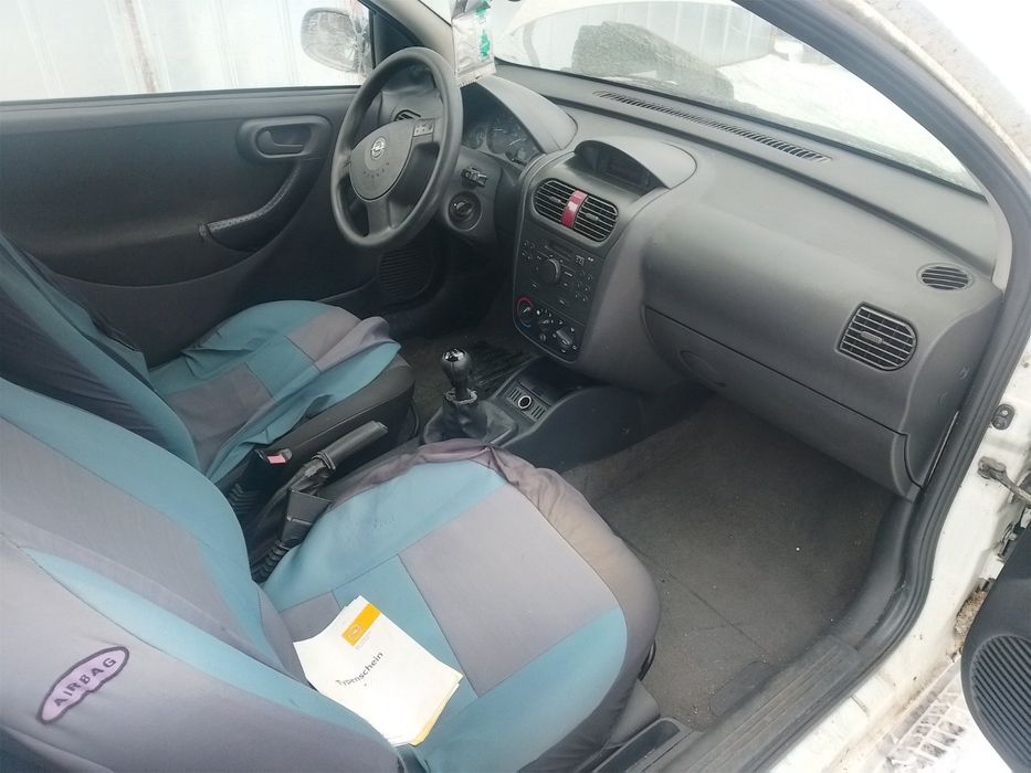 Опел Корса  C на части